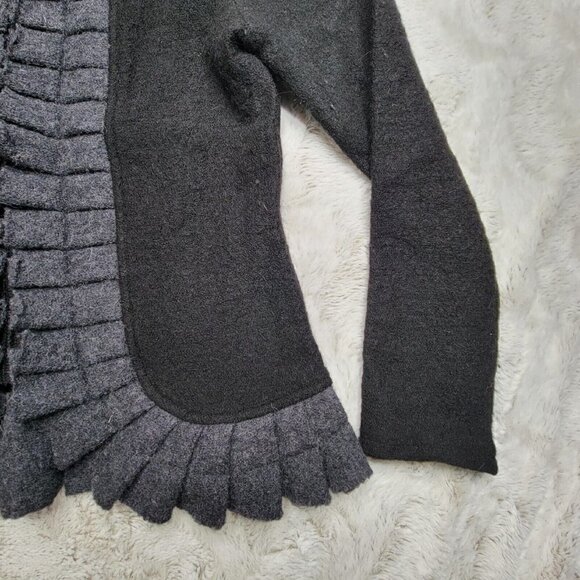 A Giannetti 100% Boiled Wool Two Tone Ruffle Accent Full Zip Sweater Size M - Picture 7 of 10